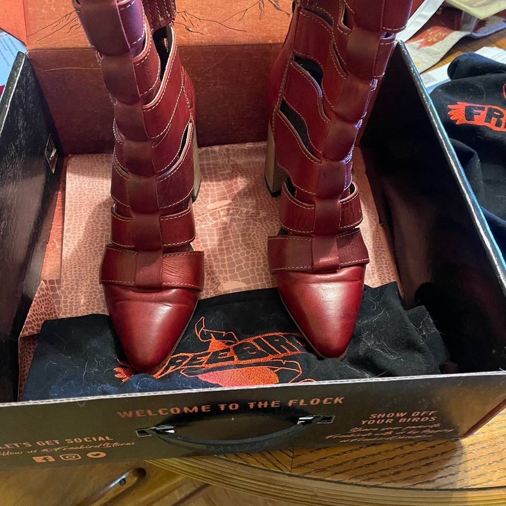 Freebird red Jager size 8 boots.